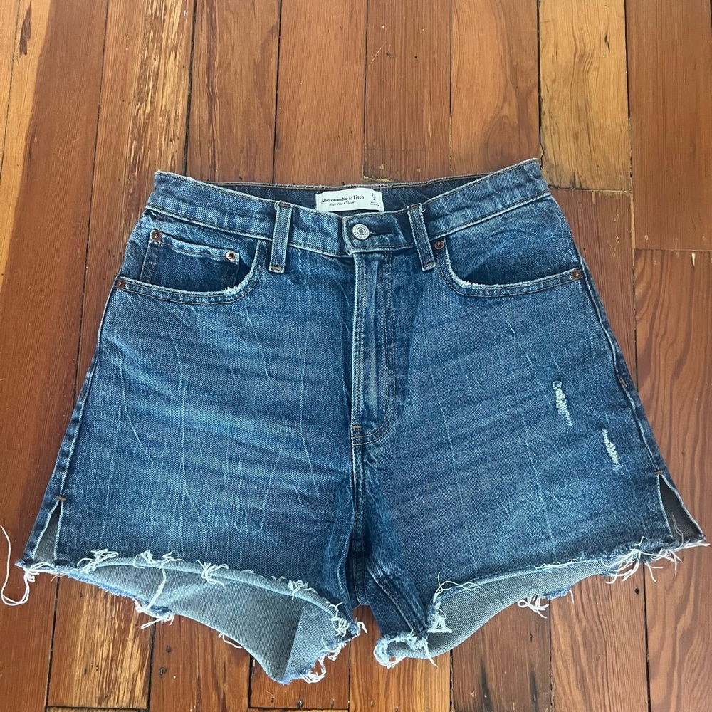 Abercrombie high rise curve love cut off jean short